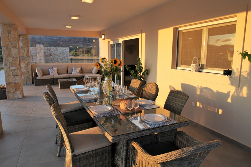 terrace outdoor living - Villa Darymine